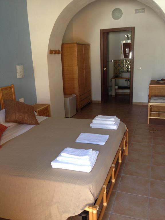 B&B La Goletta Di Salina Santa Marina Salina Rum bild